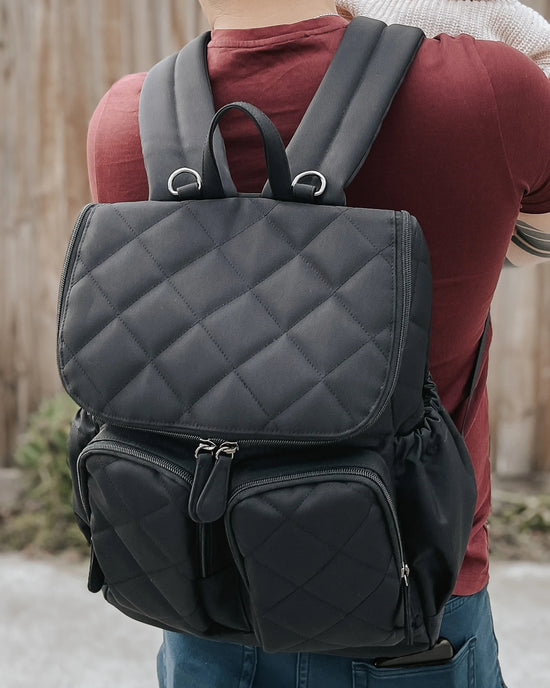 OiOi  Nappy Backpack - Black Quilt